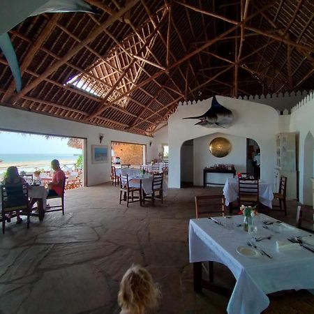 Ocean Sports Resort Watamu Buitenkant foto