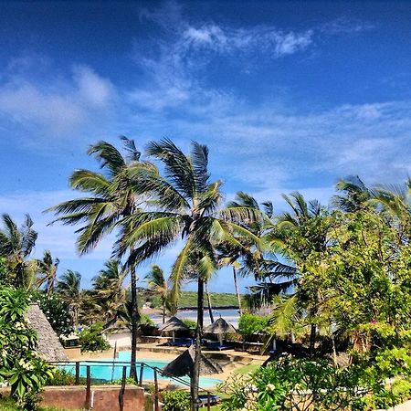 Ocean Sports Resort Watamu Buitenkant foto