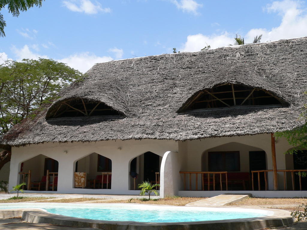 Ocean Sports Resort Watamu Buitenkant foto