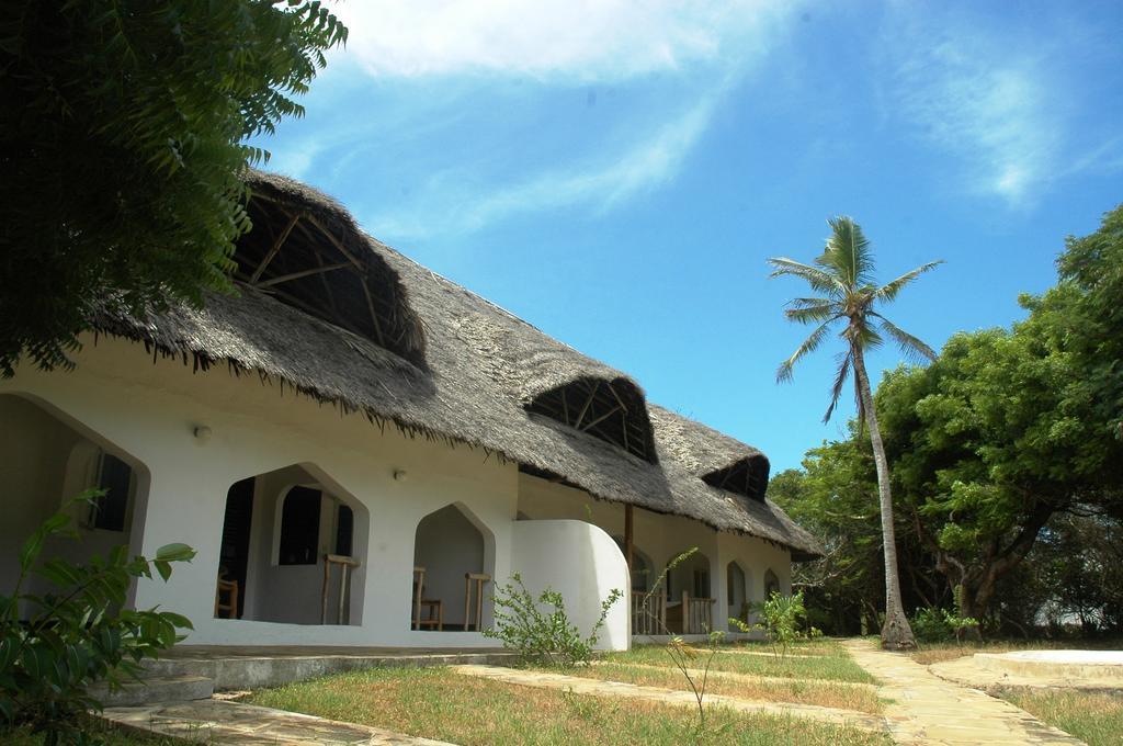 Ocean Sports Resort Watamu Buitenkant foto